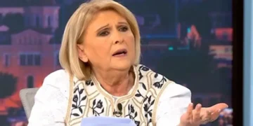 Βούλτεψη για ακρiβεıα: «Οι Έλληνες να πάνε για διακοπές στο χωριό και όχι στα νησιά»