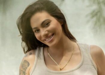 Ευρυδίκη Βαλαβάνη: Φωτογραφίζεται αγκαλιά με τον νεογέννητο γιο της