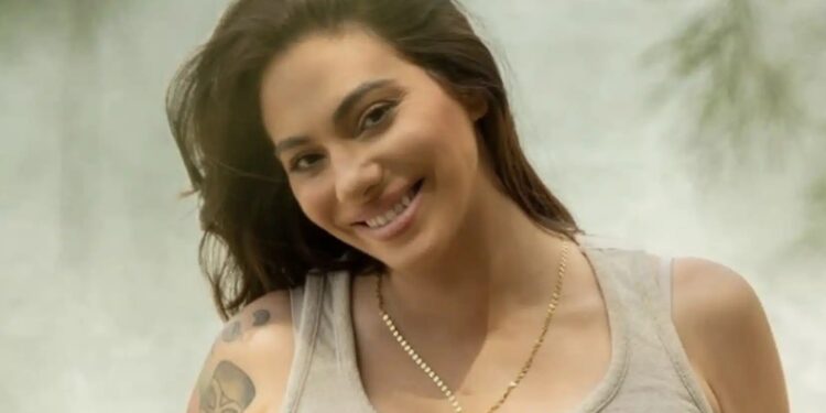 Alldaynews.gr Ευρυδίκη Βαλαβάνη: Φωτογραφίζεται αγκαλιά με τον νεογέννητο γιο της