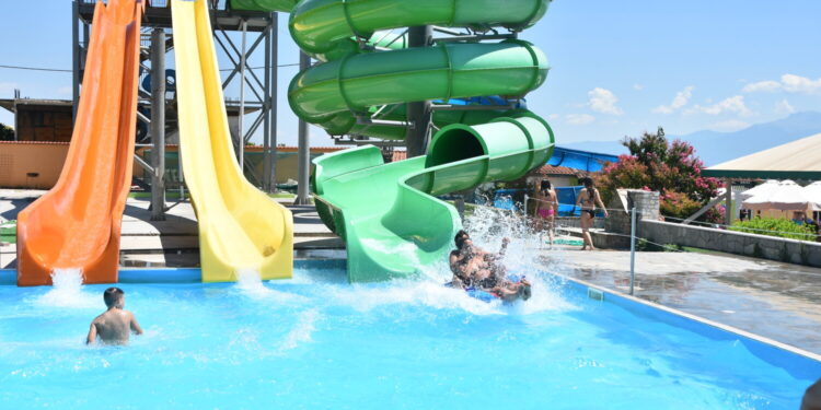 Alldaynews.gr 18χρονος αθλητής έχασε τις αισθήσεις του σε νεροτσουλήθρες – «Τον έβγαλαν μωβ από την πισίνα»