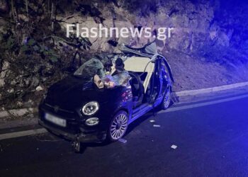 Alldaynews.gr «Το αίμα έχει ποτίσει τα ρούχα μου, το δέρμα μου, δεν αντέχω άλλο» – Συγκλονίζει γιατρός που παρέλαβε τη νεκρή γυναίκα από το τροχαίο