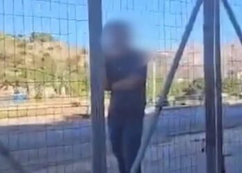 Alldaynews.gr Κλείδωσαν βουλευτή του ΠΑΣΟΚ στο εργοτάξιο του Δικαστικού Μεγάρου – «Άνοιξε θα έχεις ποινικές ευθύνες»