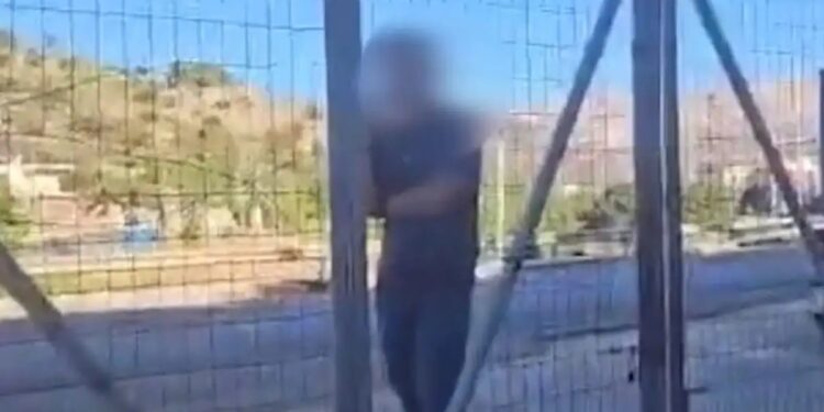 Alldaynews.gr Κλείδωσαν βουλευτή του ΠΑΣΟΚ στο εργοτάξιο του Δικαστικού Μεγάρου – «Άνοιξε θα έχεις ποινικές ευθύνες»