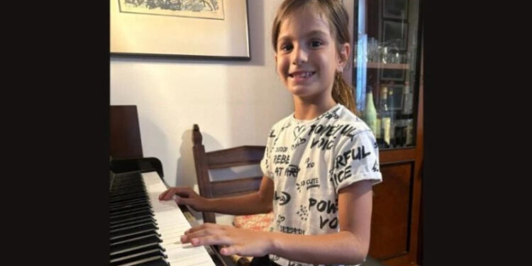 Η 8χρονη Αλεξάνδρα Γουδά κατέκτησε το Ασημένιο Βραβείο σε διεθνή διαγωνισμό πιάνου