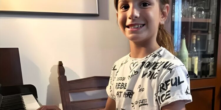 Η 8χρονη Αλεξάνδρα Γουδά βραβεύτηκε σε διεθνή διαγωνισμού πιάνου