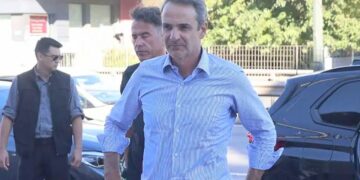 Επιστρέφει εσπευσμένα στην Αθήνα ο Κυριάκος Μητσοτάκης λόγω των πυρκαγιών