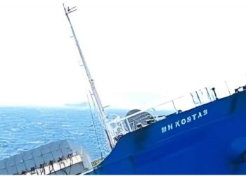 ΕΚΤΑΚΤΟ ΤΩΡΑ: ΒΥΘΙΖΕΤΑΙ ΠΛΟΙΟ ΣΤΑ ΕΛΛΗΝΙΚΑ ΝΕΡΑ – ΣΥΝΑΓΕΡΜΟΣ ΣΤΟ ΛΙΜΕΝΙΚΟ