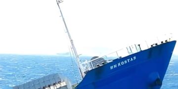 Alldaynews.gr ΕΚΤΑΚΤΟ ΤΩΡΑ: ΒΥΘΙΖΕΤΑΙ ΠΛΟΙΟ ΣΤΑ ΕΛΛΗΝΙΚΑ ΝΕΡΑ – ΣΥΝΑΓΕΡΜΟΣ ΣΤΟ ΛΙΜΕΝΙΚΟ