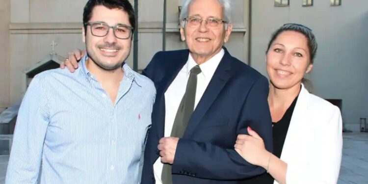 Alldaynews.gr «Τώρα πάλι μαζί»: Συγκινητική ανάρτηση του Λάμπρου Κωνσταντάρα – Δημήτρης Κωνσταντάρας και ο πατέρας του σε ένα πορτρέτο ζωής