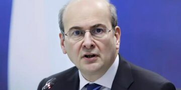 Χατζηδάκης: «Η μείωση των άμεσων φόρων θα φανεί κατευθείαν στην τσέπη των Ελλήνων»