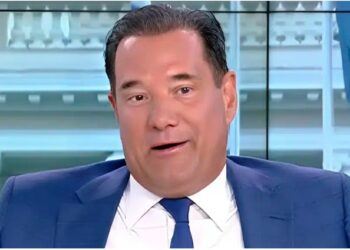 Alldaynews.gr Ξέσπασε στον αέρα ο Άδωνις: «Μα θα απολογηθώ γιατί μαυρίζει το δέρμα μου; Έλεος»