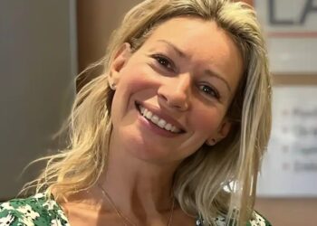 Αριέλ Κωνσταντινίδη: Θηλάζει τη νεογέννητη κόρη της – Οι τρυφερές φωτογραφίες