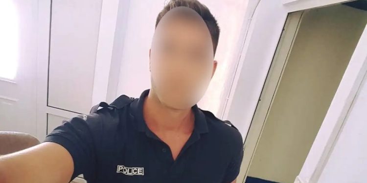 Φίλος του πρώην αστυνομικού προσπάθησε να «ξεφορτωθεί» τα ναρκωτικά – Πώς παγιδεύτηκε ο TikToker