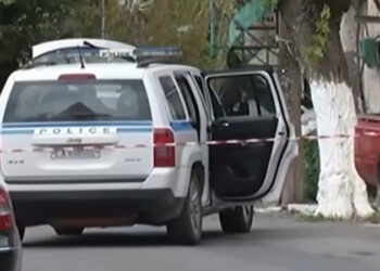 Alldaynews.gr 40χρονος δολοφόνησε την 36χρονη σύζυγό του μπροστά στα μάτια των παιδιών τους και τράπηκε σε φυγή – «Είδα τον μπαμπά»