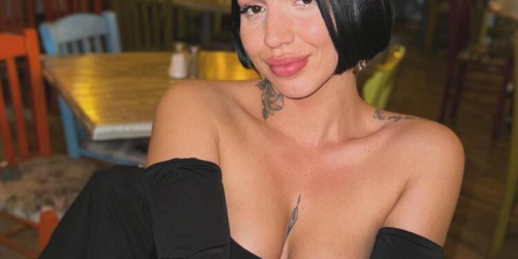 Πήγε στο Bachelor για τον τέλειο Έλληνα άνδρα και ερωτεύτηκε γυναίκα (ΦΩΤΟ)