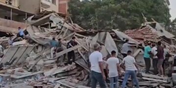 ΝΕΟΣ ΜΕΓΑΛΟΣ ΣΕΙΣΜΟΣ – ΤΑΡΑΚΟΥΝΙΕΤΑΙ Η ΚΩΝΣΤΑΝΤΙΝΟΥΠΟΛΗ – ΠΕΦΤΟΥΝ ΚΤΙΡΙΑ