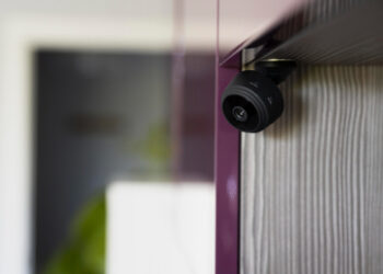 Πατέρας 6 μηνών βρέφους ο 43χρονος που παρακολουθούσε τις συναδέλφους σε γυναικείες τουαλέτες με κρυφή κάμερα