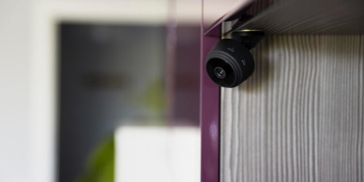 Πατέρας 6 μηνών βρέφους ο 43χρονος που παρακολουθούσε τις συναδέλφους σε γυναικείες τουαλέτες με κρυφή κάμερα