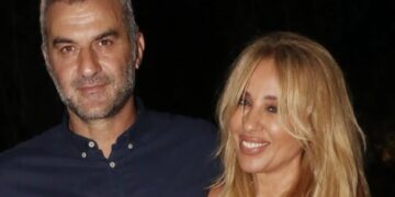 Alldaynews.gr Γωγώ Μαστροκώστα: Έκλεισε τα 55 και γιόρτασε τα γενέθλιά της με την οικογένειά της