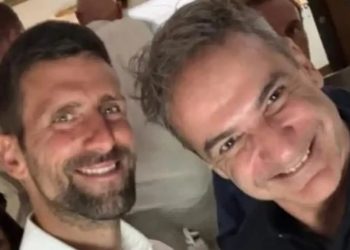 Ο Νόβακ Τζόκοβιτς και ο Κυριάκος Μητσοτάκης έβγαλαν selfie στην Τήνο