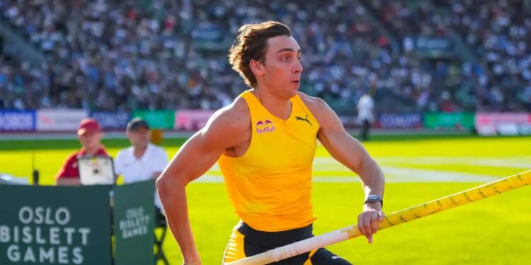 Alldaynews.gr «Μυθικός» Ντουπλάντις έκανε νέο παγκόσμιο ρεκόρ με 6,29 μέτρα στο άλμα επί κοντώ – Έτρεξε πάνω του για να πανηγυρίσει και ο Καραλής