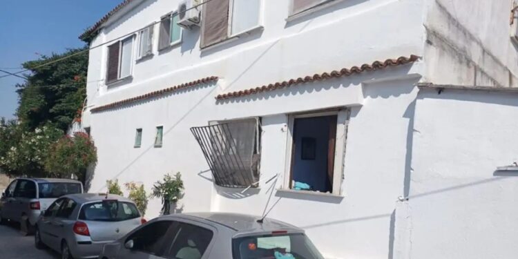 Έκρηξη φιάλης υγραερίου σε ενοικιαζόμενα δωμάτια – Πέντε τραυματίες, ο ένας σοβαρά