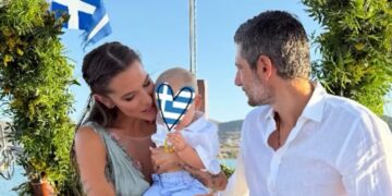 Εριέττα Κούρκουλου και Βύρων Βασιλειάδης βάφτισαν τον μικρότερο γιο τους – Οι πρώτες εικόνες