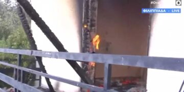 «Πάλευα με έναν κουβά να σβήσω την φωτιά στο σπίτι μου – Δεν με βοήθησε κανείς» συγκλονίζει κάτοικος της Φιλιππιάδας