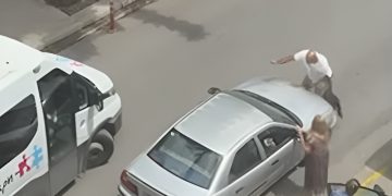 Alldaynews.gr Απίστευτο περιστατικό: Οδηγός πήγε να χτυπήσει πατέρα παιδιού ΑμεΑ