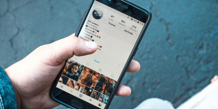 Η Γνωστή influencer στο στόχαστρο της Δίωξης Ηλεκτρονικού Εγκλήματος – Διαφήμιζε site παράνομου τζόγου