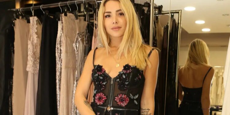 Τραγωδία για την τραγουδίστρια Ζόζεφιν: Πνίγηκε η γιαγιά της ενώ κολυμπούσε στο Πόρτο Ράπτη