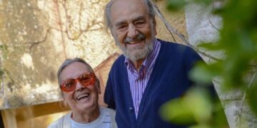 Alldaynews.gr Δημήτρης Καλλιβωκάς: Σε ίδρυμα στην Τήνο η τυφλή σύζυγος του ηθοποιού