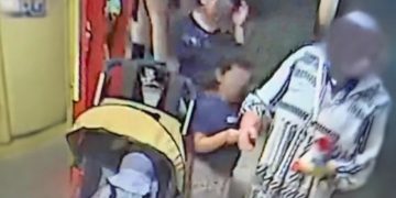 Μπαλάσκας για τη μητέρα της νεκρής 3χρονης: «Καραμπινάτη δολοφονία – Έβαλε και το φόρεμά της ανάποδα»