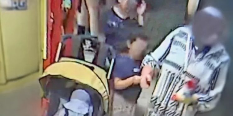 Μπαλάσκας για τη μητέρα της νεκρής 3χρονης: «Καραμπινάτη δολοφονία – Έβαλε και το φόρεμά της ανάποδα»