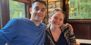 «Τίποτα δεν είναι ίδιο χωρίς εσένα» – Συγκινεί ο Κώστας Σαμαράς για τα πρώτα γενέθλια χωρίς την αδερφή του