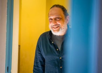 Πέθανε ο Μάρκος Κρητικός: Θρήνος για τον συγγραφέα που έφυγε ξαφνικά στα 57 του