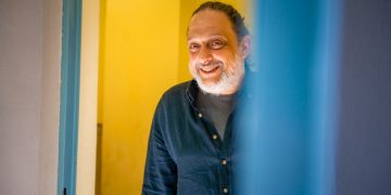 Alldaynews.gr Πέθανε ο Μάρκος Κρητικός: Θρήνος για τον συγγραφέα που έφυγε ξαφνικά στα 57 του