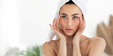 Summer skincare routine για λιπαρή επιδερμίδα. Τα must beauty steps με προϊόντα προσώπου για υγιή και μεταξένια όψη!