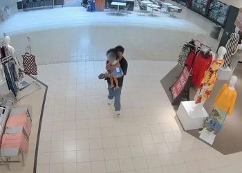 Βίντεο με άνδρα να αρπάζει 3χρονο κοριτσάκι σε mall – Τον πρόλαβε η μητέρα