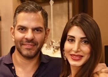 «Έσκυψα να ανοίξω τον κλιματισμό, από εκεί και πέρα δεν θυμάμαι τίποτα», ισχυρίζεται η οδηγός της Porsche που προκάλεσε το τροχαίο με τους δύο τραυματίες στη Θέρμη