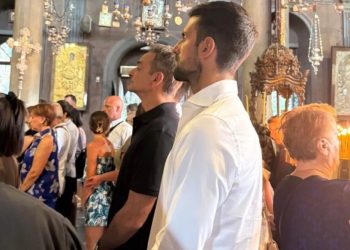 Κυριάκος Μητσοτάκης: Στην Παναγιά της Τήνου μαζί με τον Τζόκοβιτς, προσκύνησαν την εικόνα της Μεγαλόχαρης (ΦΩΤΟ)