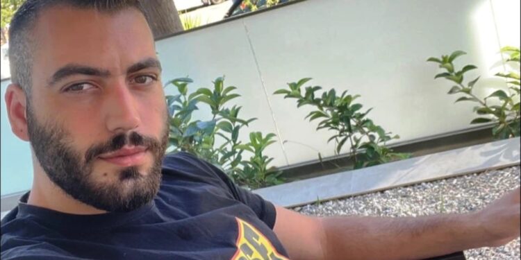 Alldaynews.gr Τραγωδία παραμονή Δεκαπενταύγουστου: Ο 27χρονος πήγαινε να πάρει τους γονείς του από το λιμάνι και σκοτώθηκε