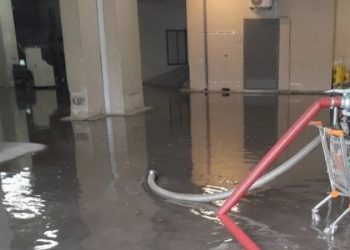 Alldaynews.gr Εικόνες ντροπής: Πλημμύρισε το υπόγειο του νοσοκομείου Τρικάλων μετά από νεροποντή
