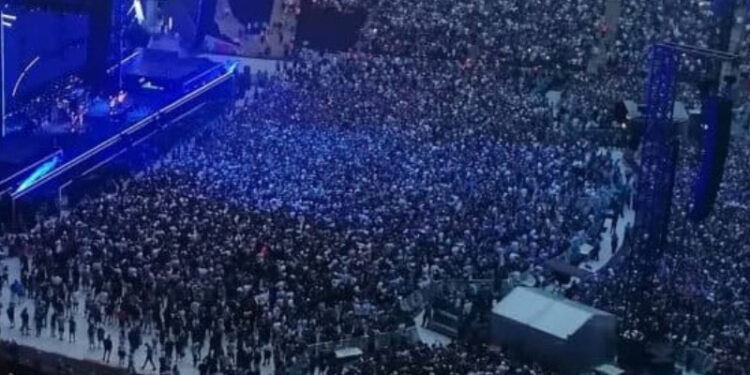 Εντοπίστηκε η ταυτότητα του άνδρα που έχασε τη ζωή του στη συναυλία των Oasis – Συγκλονιστική η μαρτυρία του πατέρα του