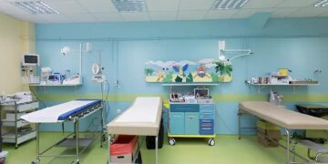 Έγινε το θαύμα ανήμερα της Παναγίας! Το σπάνιο σύνδρομο και η μάχη που κέpδισαν οι γιατροί για την 14χρονη