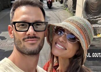 Στο Μπαλί με τον κατά 13 χρόνια μικρότερο σύντροφό της 47xρονn Διάσημη Ελληνίδα