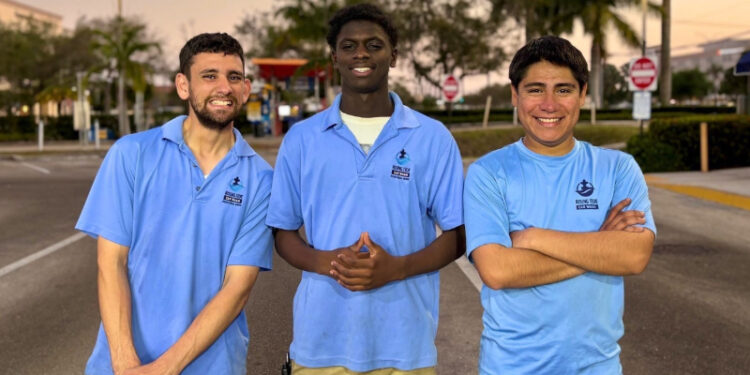 Alldaynews.gr Πλυντήριο αυτοκινήτων στις ΗΠΑ σπάει τα ταμπού και εμπνέει: Όλο το προσωπικό είναι στο φάσμα του αυτισμού