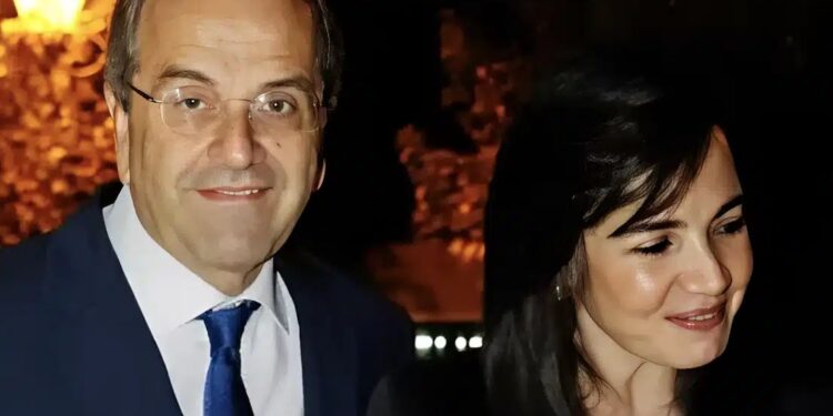 Alldaynews.gr Λένα Σαμαρά: Τι ζήτησε η μητέρα της μόλις έμαθε από τους γιατρούς για τον θάvατo της