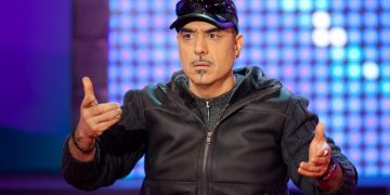 Έτσι είναι σήμερα ο Νότης Σφακιανάκης – Σπάνια φωτογραφία