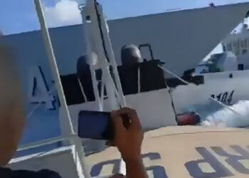 Σφοδρή σύγκρουση πολεμικού πλοίου της Κίνας με σκάφος ακτοφυλακής που καταδίωκε Φιλιππινέζους